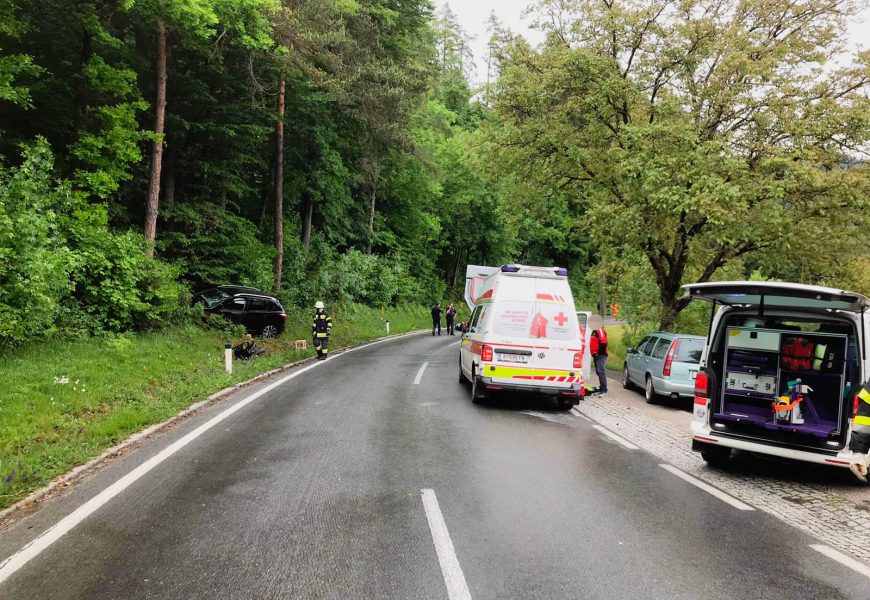 Schwerer Verkehrsunfall auf der Lavamünder Bundesstraße in Eis